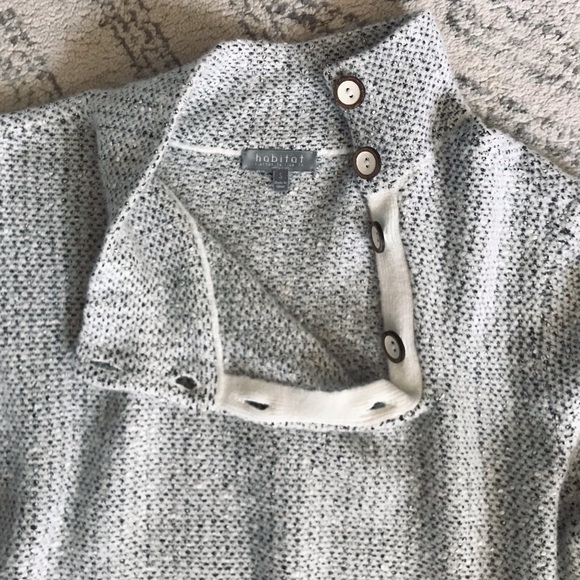 Black & white button sweater - Picture 5 of 8